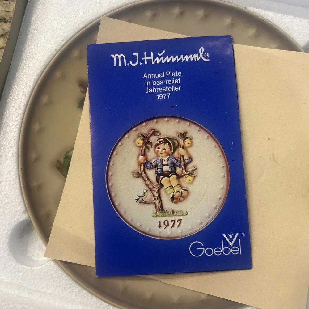 Hummel Annual Plate 1977. W Goebel-Porzellanfabrik